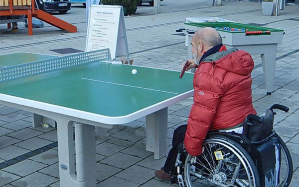 Mesa de Ping-Pong accesible para discapacitados