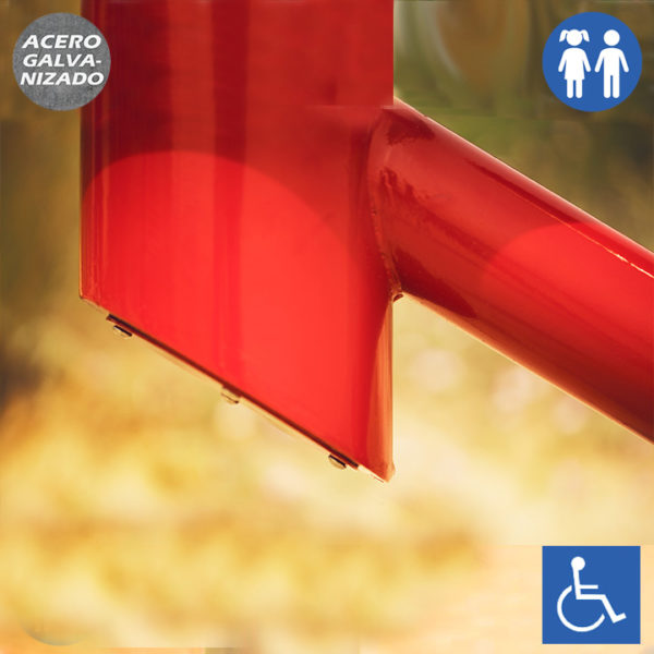 Detalle de pileta adaptada para niños y personas en sillas de ruedas
