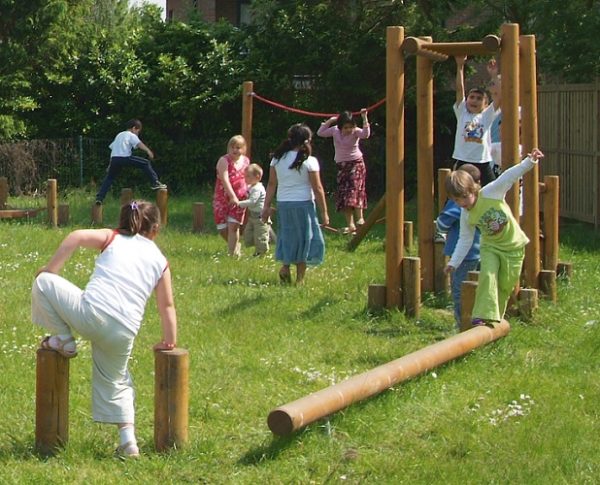 ROBINSON CRUSOË - Parque infantil para niños de 4 a 15 años
