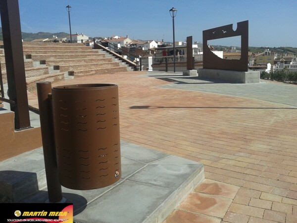 Bins urban custom PROJECT: 100 Bins for Monumental environments Vélez, Málaga